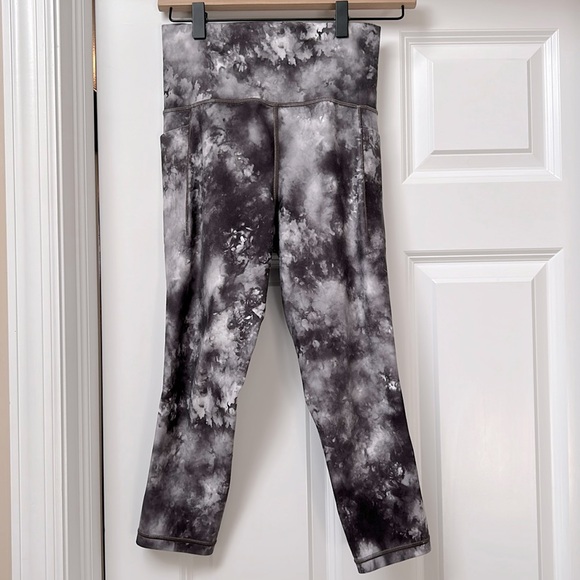 ATHLETA Salutation || Capri with stash pockets sz S - Picture 2 of 6